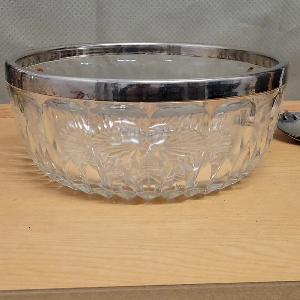 ‎Beautiful Vintage MCM  Lead Crystal Bowl Silver Plated Rim